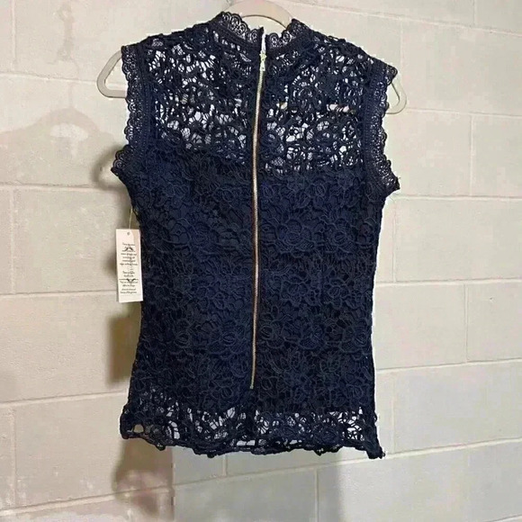 Nanette Lepore Women's Sleeveless SMALL Navy Blue Lace Top Embroidered Classic - Picture 4 of 10